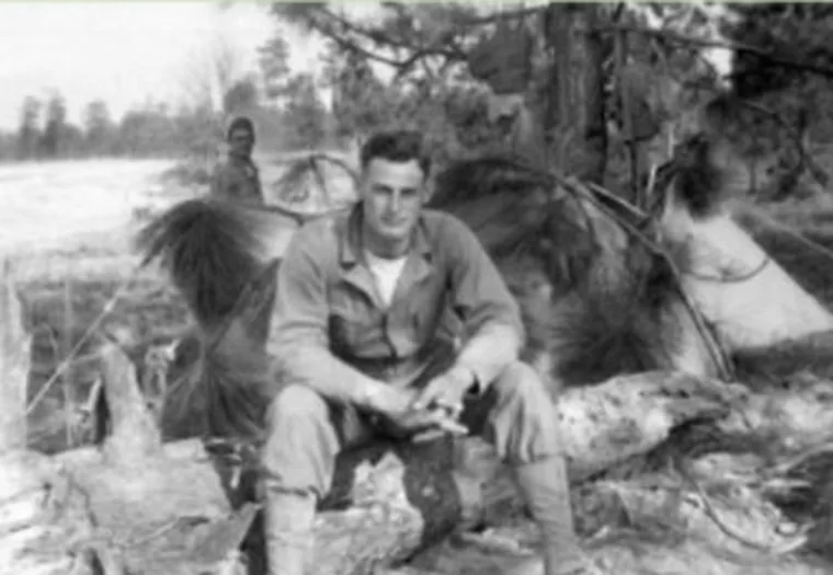 Arnold Schlaich au Camp Polk, Louisiane, en avril 1942 pendant son instruction