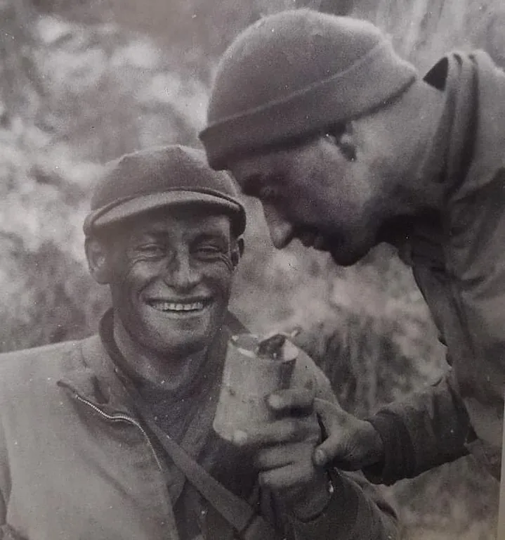 Arnold Schlaich coiffé de sa beanie à son arrivée à la ferme Ringle après l’évasion de Marcouray, décembre 1944