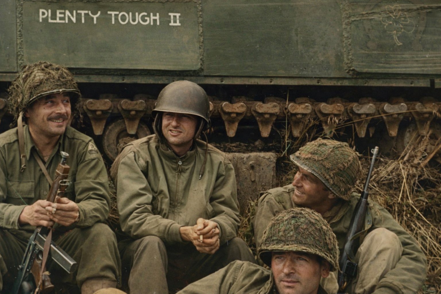 Soldats américains de la 3rd Armored Division avec leur Sherman M4 Plenty Tough II durant la Seconde Guerre mondiale