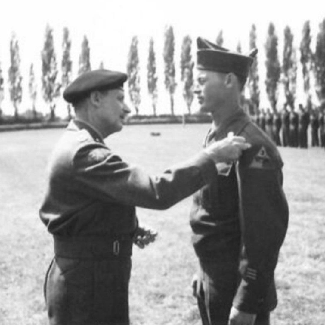 Montgomery décore Porter