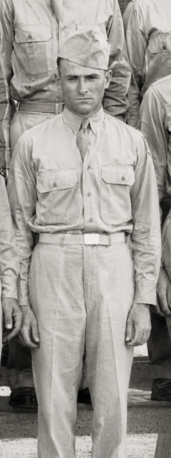 Sergent John Grimes au centre de la photo de la HQ Company, 3e bataillon du 33e régiment blindé